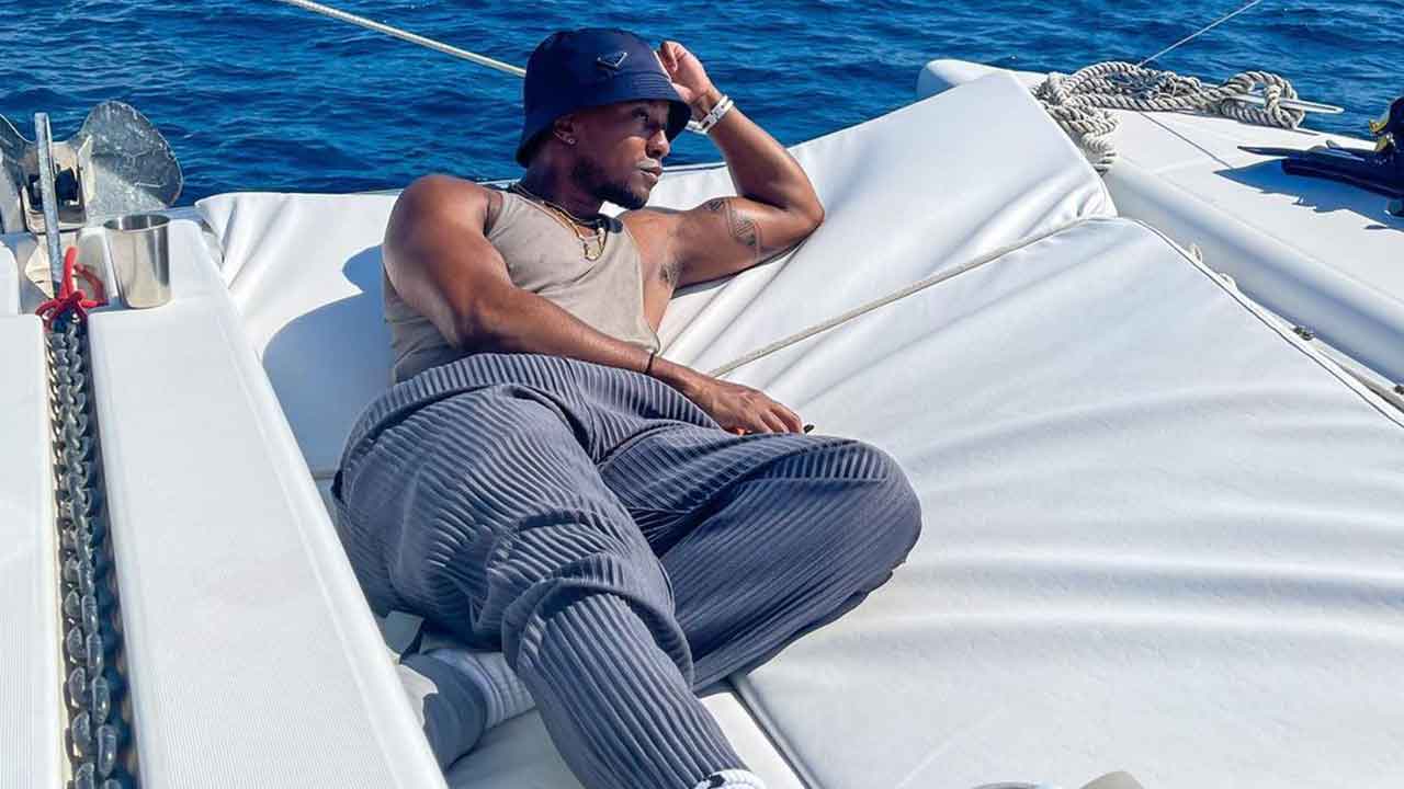 HiddenLif - Throw It Back [Single]