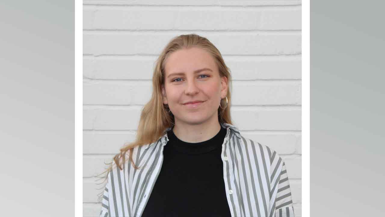 Frida Wall - Split Between the Two