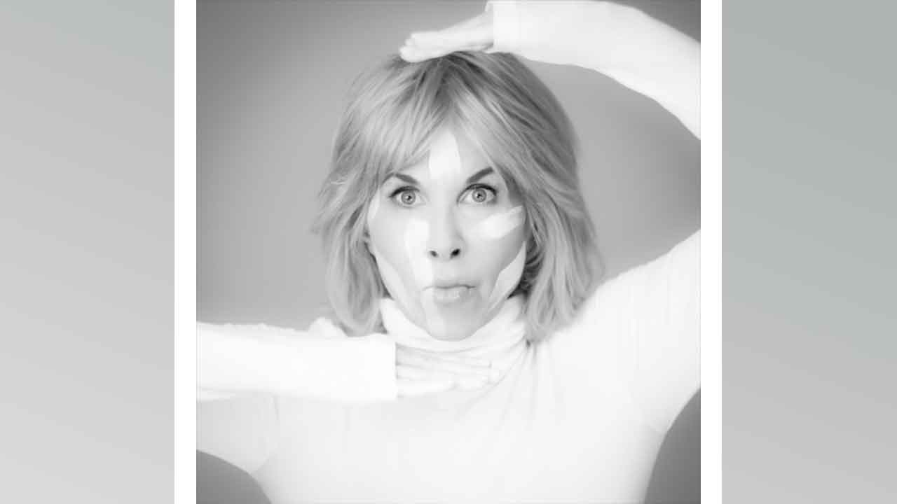 Izzi Stone - Hypnotic Man