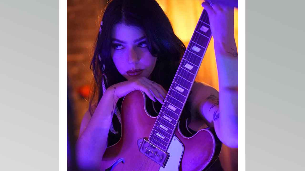 Devon Thompson estrena su nuevo sencillo: Napoleon