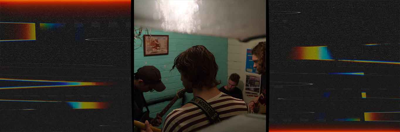 Bollard lanzó Between the hemispheres