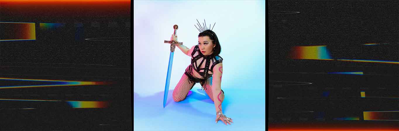 Vicki Lovelee presentó 'Retaliate'