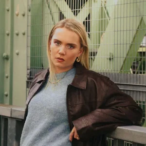 Ella Eliza - Life Without Me [Video]