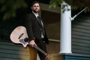 Austin Barrett - Somewhere in Between [Single]