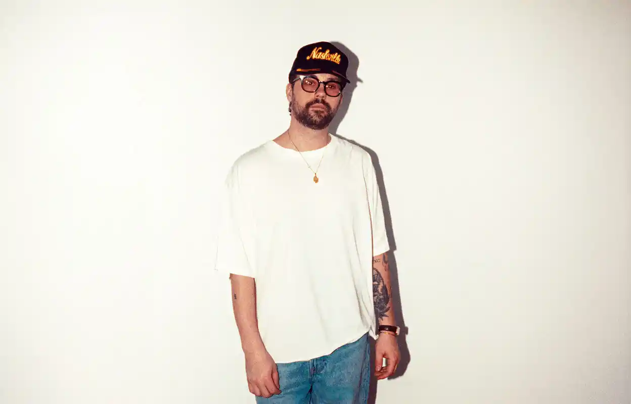 Virginia To Vegas - heaven tonight [Single]