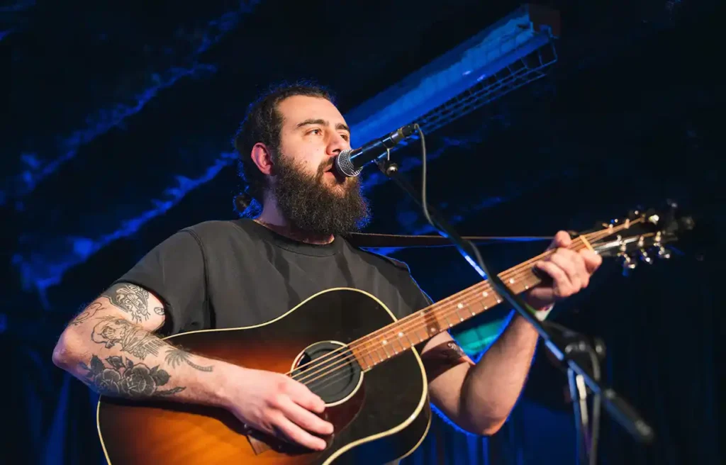 Isaac Baronikian - Jump [Video]