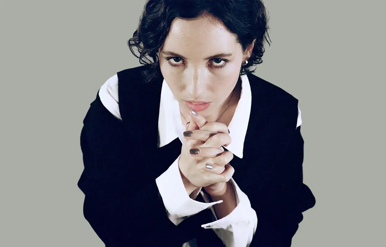 Isla Noon - Easy [Video]