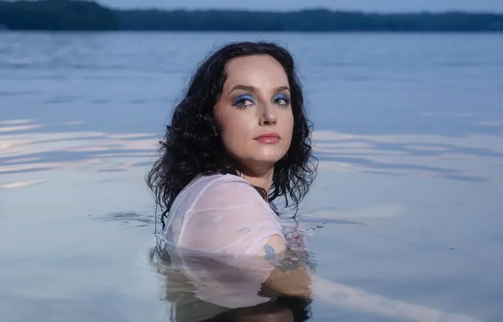 Blue Monkey - Gleaming [Video]