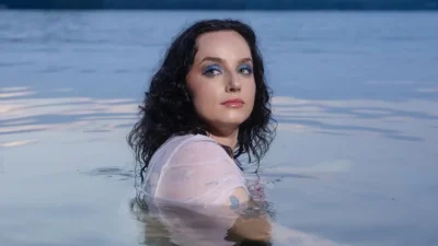 Blue Monkey - Gleaming [Video]