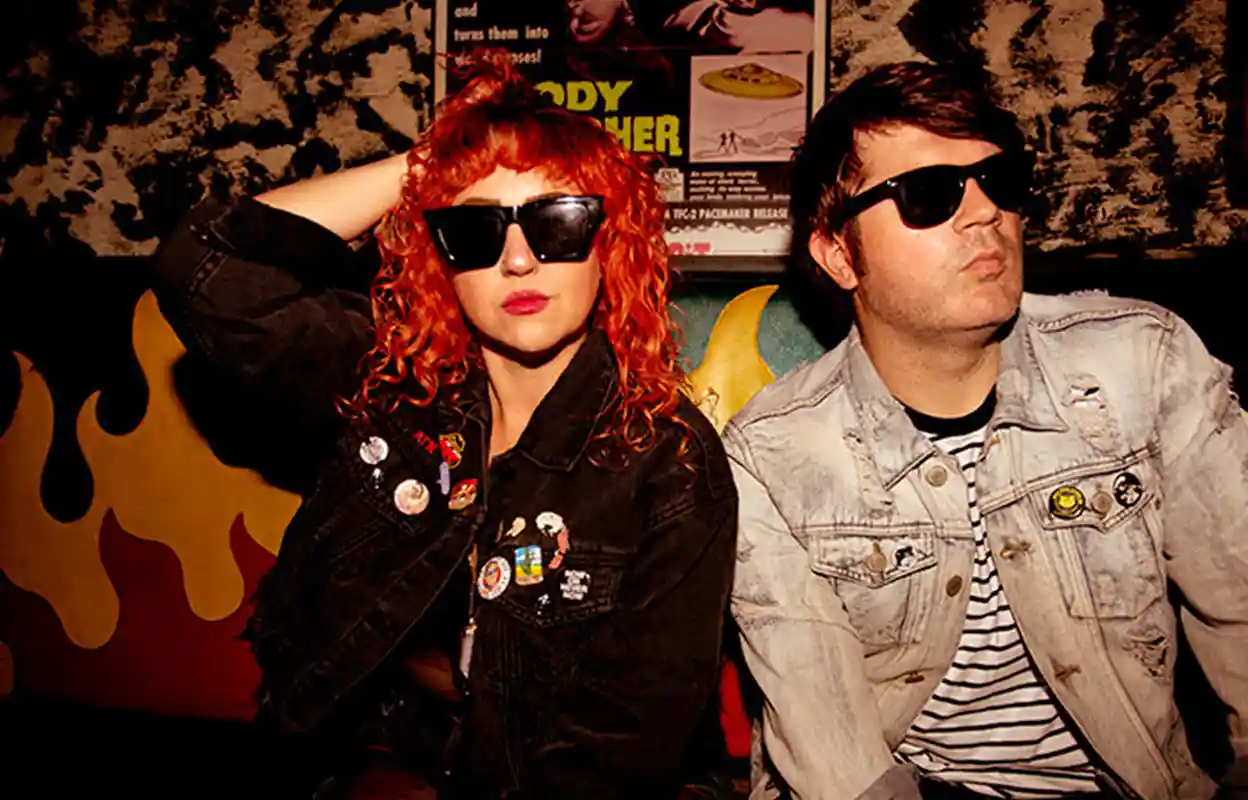 Glass Mansions - VIOLET [Video]