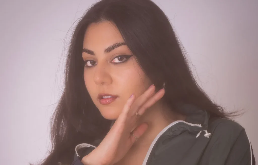 Nadia Younes - Catch Me If You Can [Single]