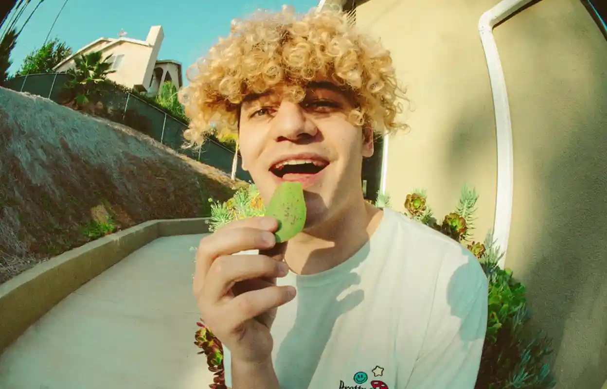 Dolo Tonight - Live Your Life [Video]