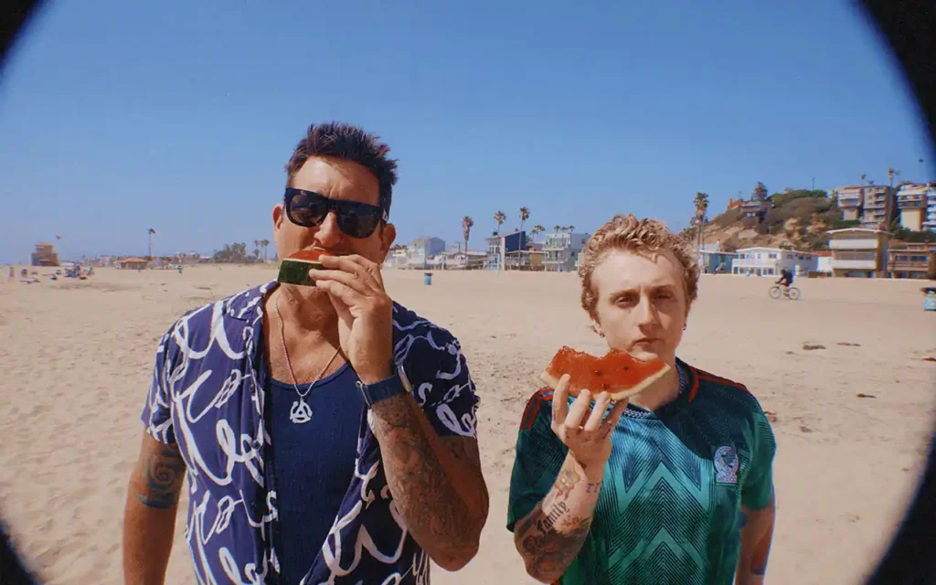 Love Ghost and Zach Goode - Sandcastles [Single]