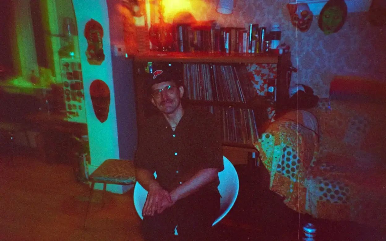 Nick Faye - Wait Around [Single]