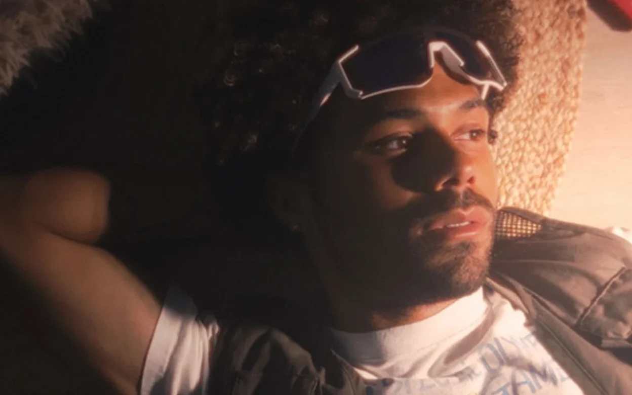 Rize Michael and Parker Howard - butterfly sneezes [Single]