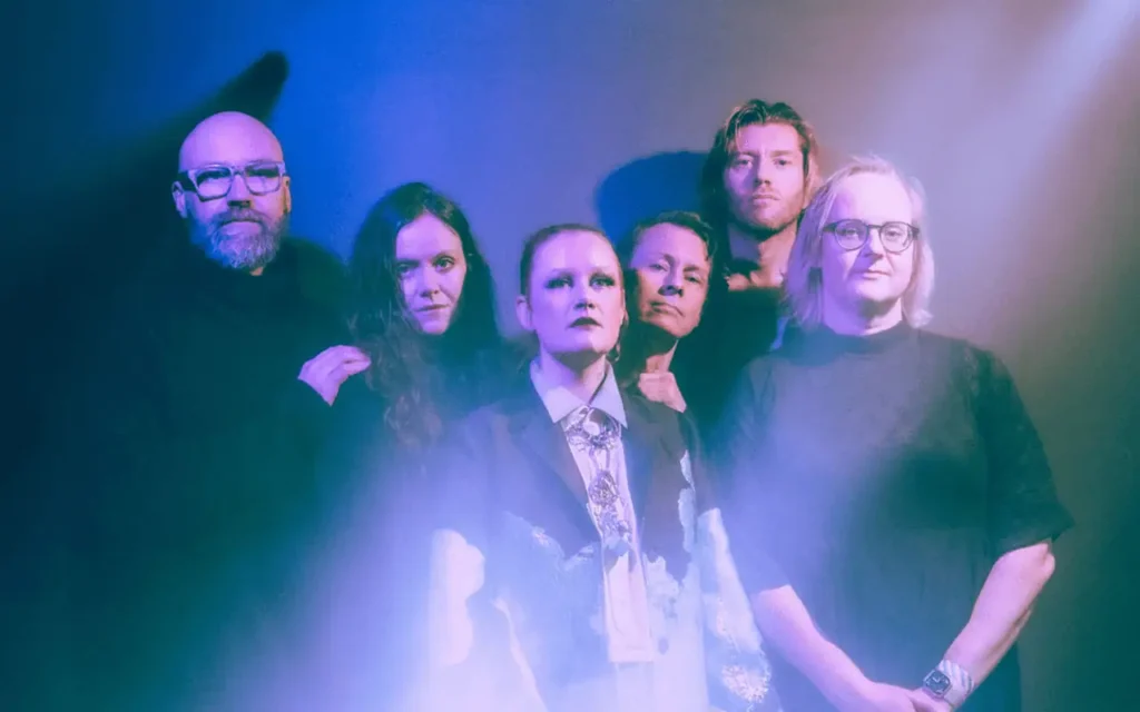 múm - Only Songbirds Have a Sweet Tooth [Single]