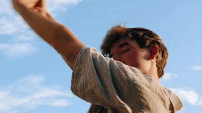 Elliot - Hold On [Single]