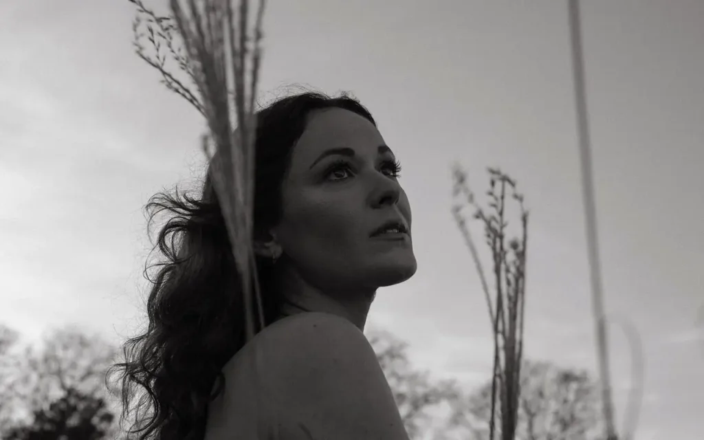 Jillian Jacqueline - Cult Classic [Video]