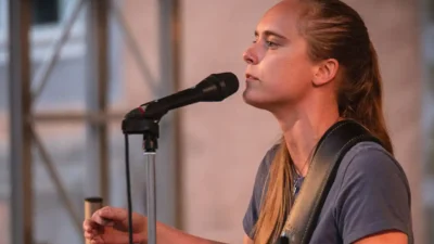 Katie Tich - Crossfire [Single]