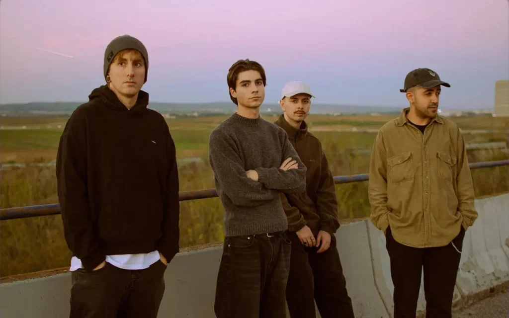 Roaming In My Head - Santuario [Video]