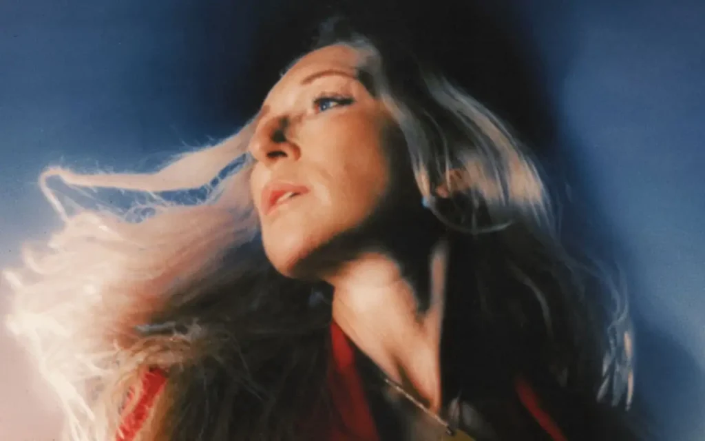 Tamar Berk - stay close by [Video]