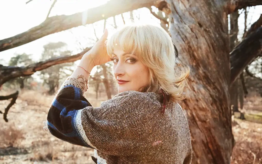 Angela Saini - Where I Put the Light [Single]