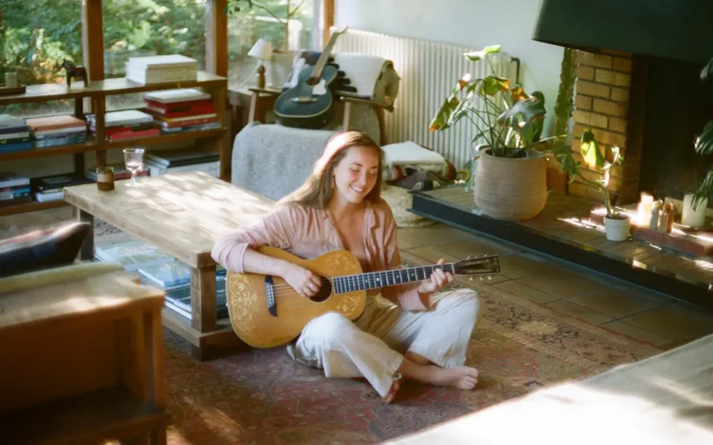 Lucy Clearwater - What's Mine [Single]