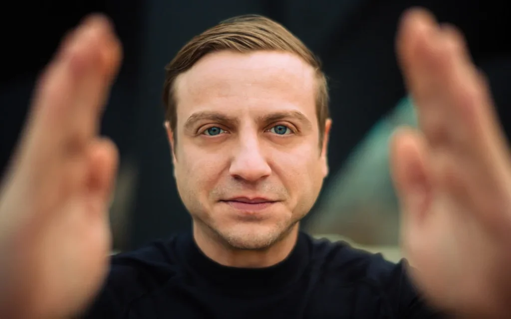 Mischa Blanos - Love In Motion [Video]