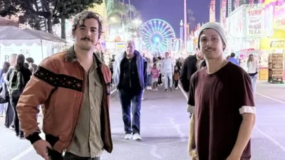 Raised on TV - She Believes in Me [Single]