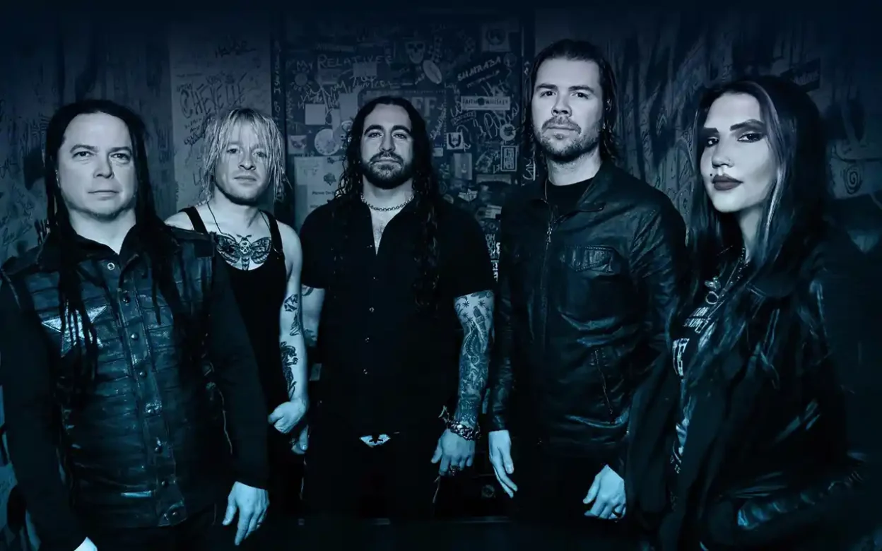 Saliva - Hit 'Em Where It Hurts [Single]