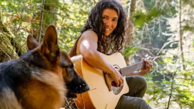 Shy-Anne Hovorka - Fly Away [Video]