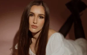 Elaskia - Either Way I Lose [Single]