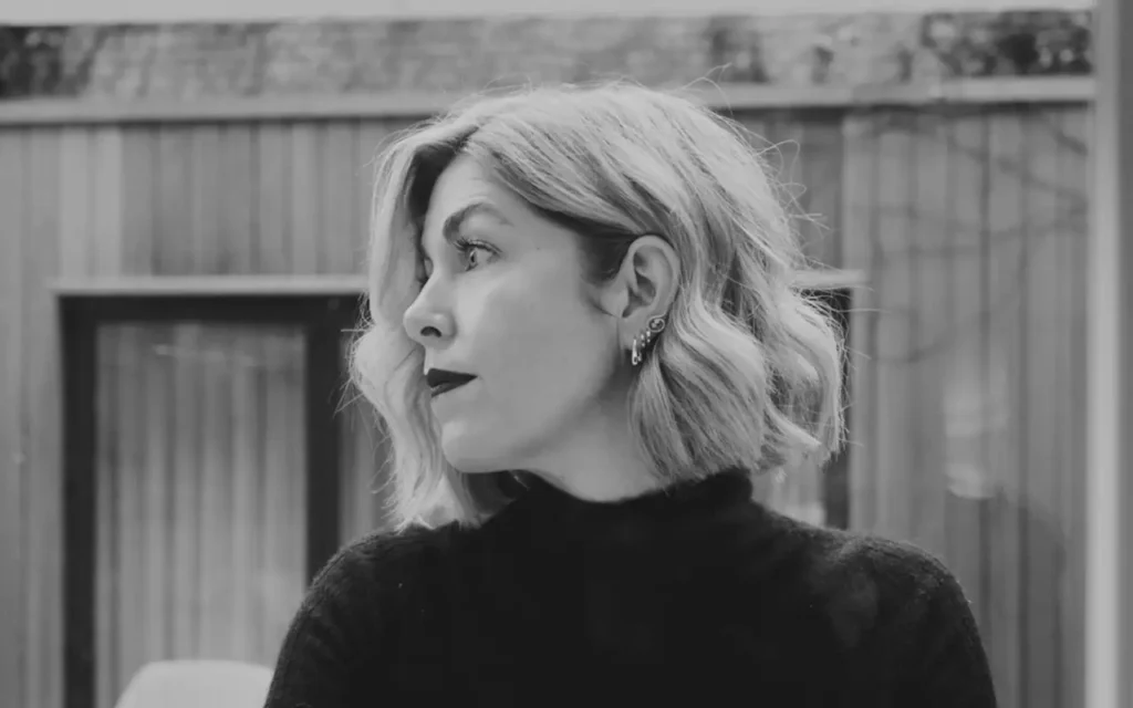 Emily Chambers - I Hope It Rains [Single]