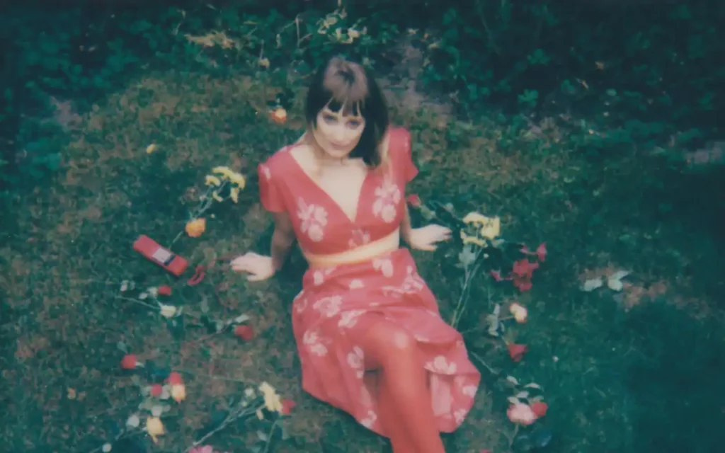 Emma Elisabeth - Swan Song [Video]