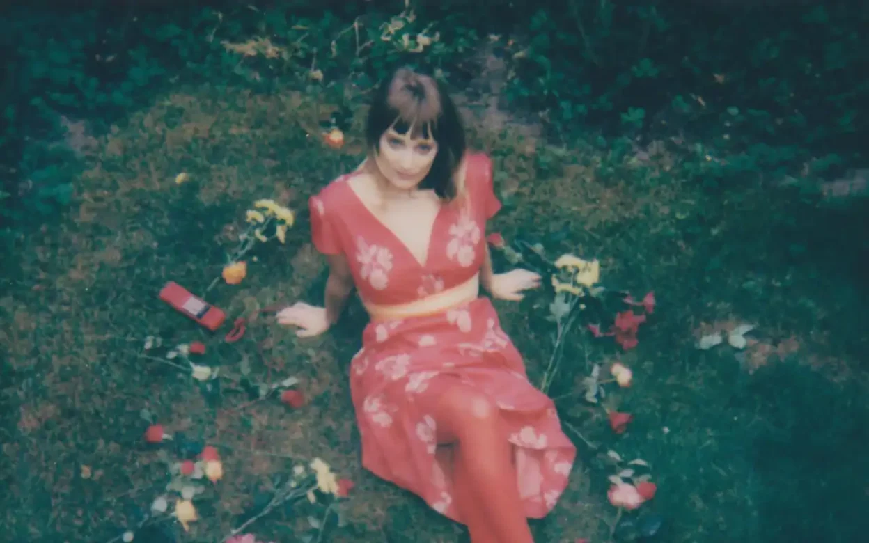 Emma Elisabeth - Swan Song [Video]