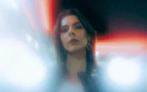 Estella Dawn - Drunk & Messy [Video]