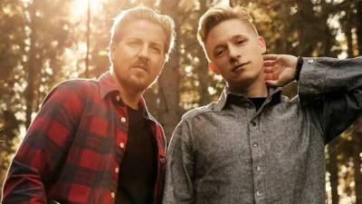 Kaiak and Dami Im - Dancing In The Dark [Single]