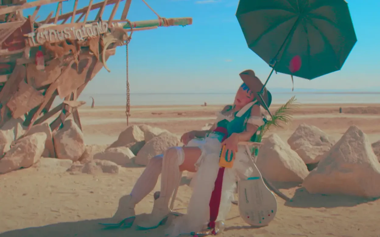 Polartropica and Gilbert Louie Ray - Shiny Things [Video]