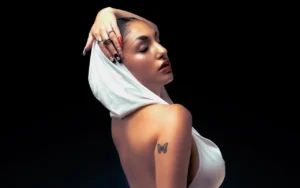 Belaro - Clothes Off [Single]