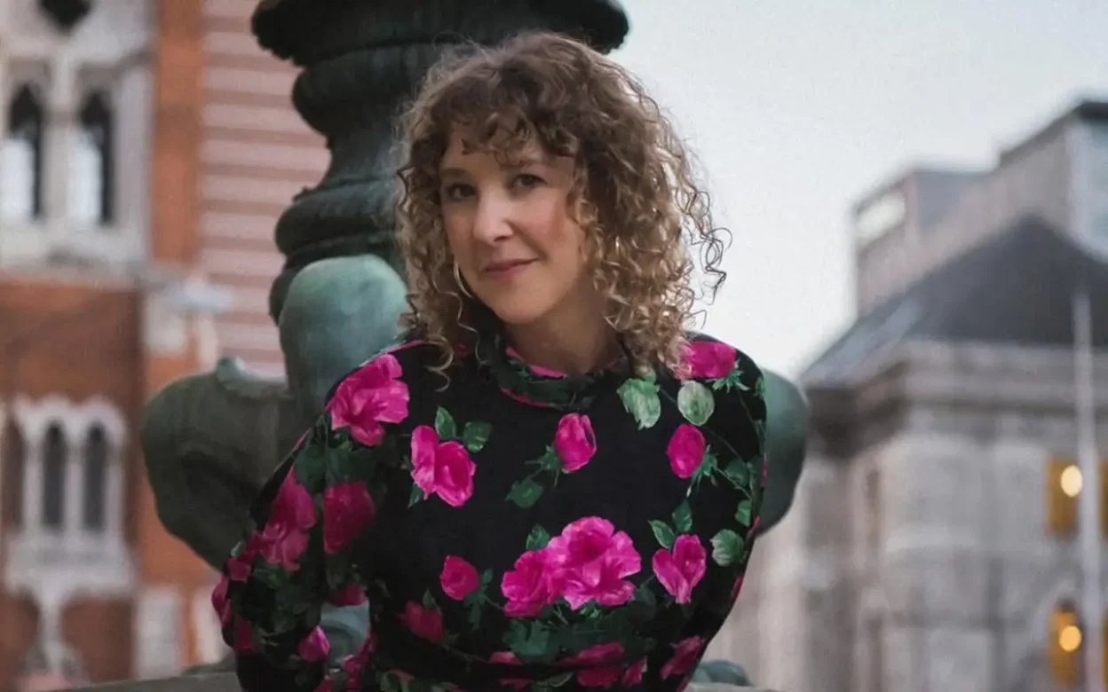 Corrie Jones - Ready to Go [Video]