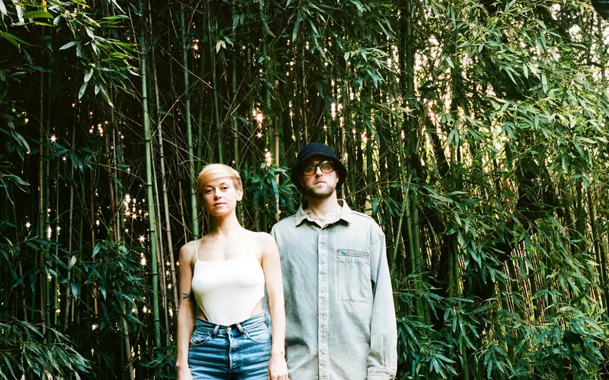 Sasha & The Bear - No fire No promises [Single]