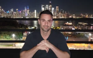 Greg Elenis - Llámame [Single]