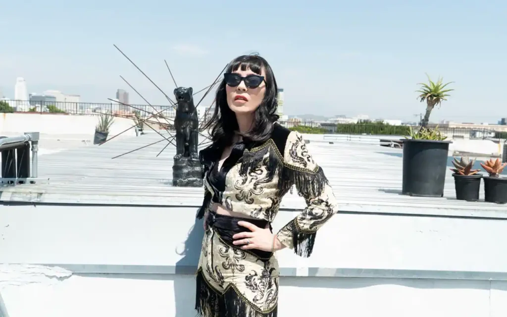 India Ramey - Six Feet Under [Single]