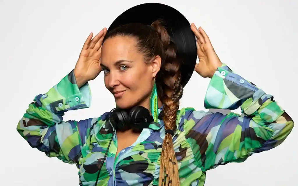 Lia Moon - DUB WISE [Single]