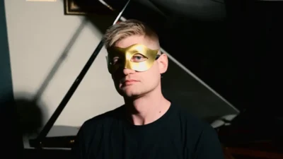 I hug speakers and RPR - Denzel [Single]