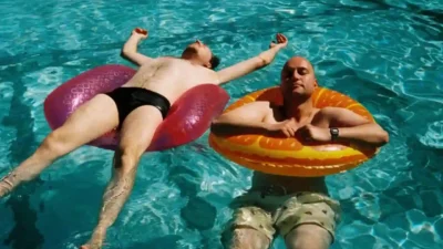 Sandy Shorts - Red [Video]