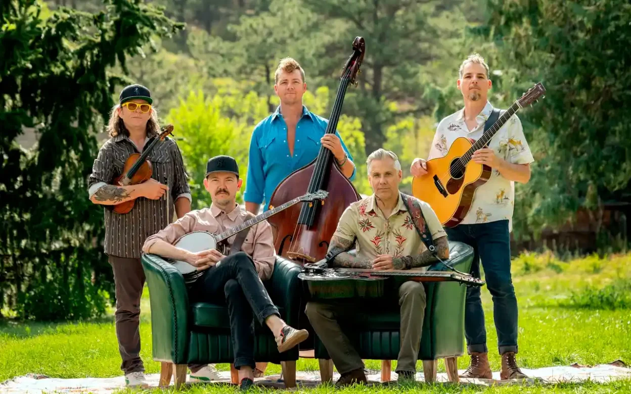 The infamous stringdusters - Up From The Bottom [Single]