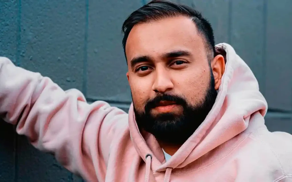 Aash Mehta - Into The Surf [Single]