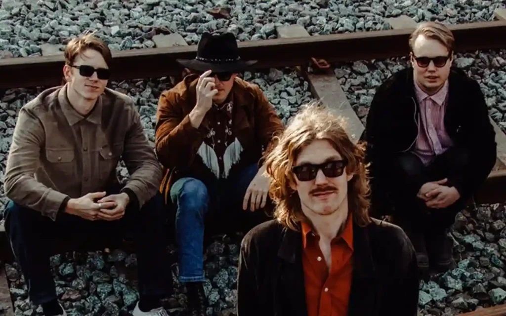 Alpha Pet - Don't Be Shy [Single]