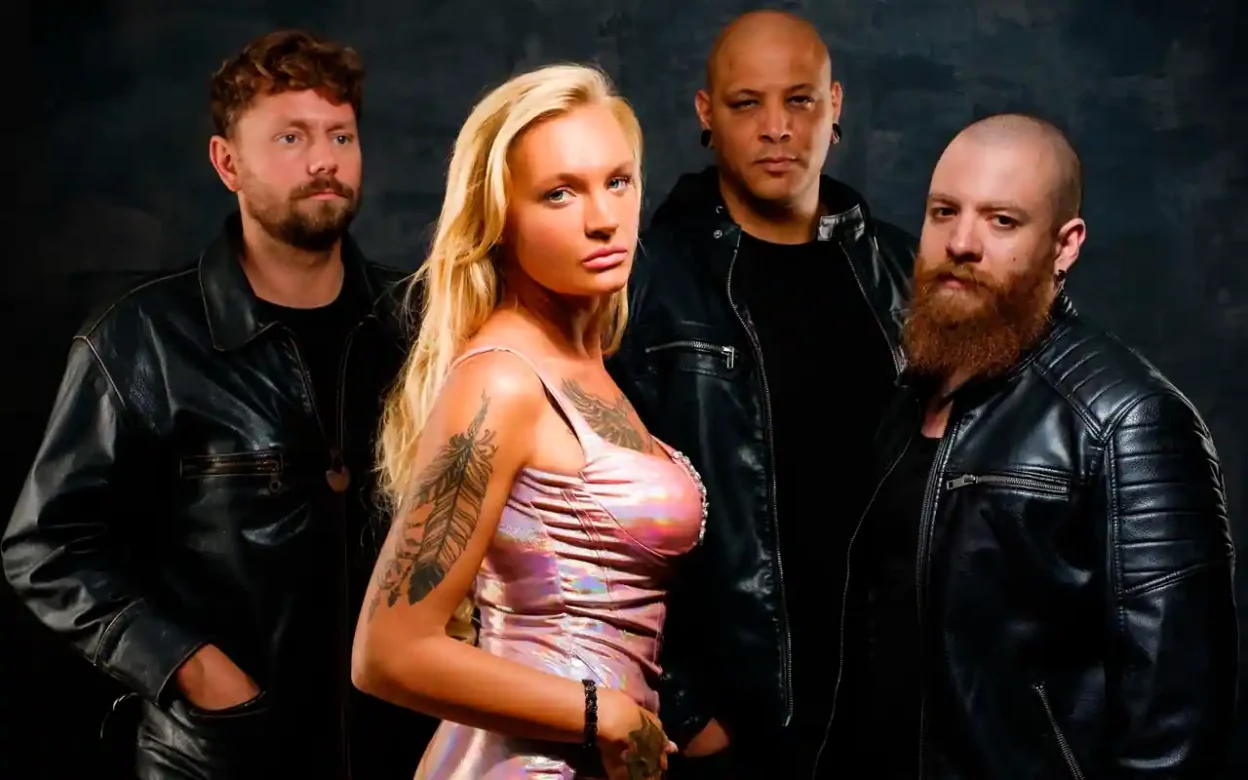 Marije - Kiss Me Die [Video]